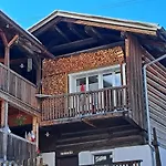 Gadaenaescht 3* Jenaz