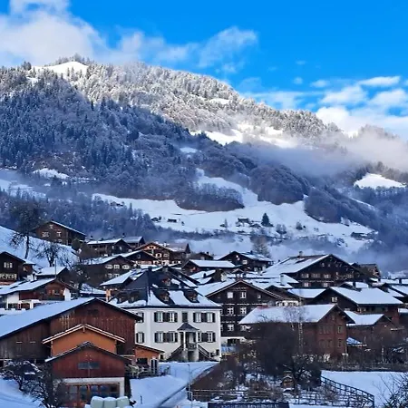 Gadaenaescht Bed & Breakfast Jenaz