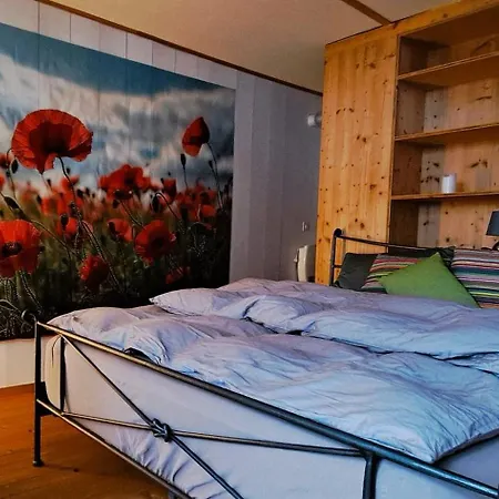 Alojamento de Acomodação e Pequeno-almoço Gadaenaescht Jenaz