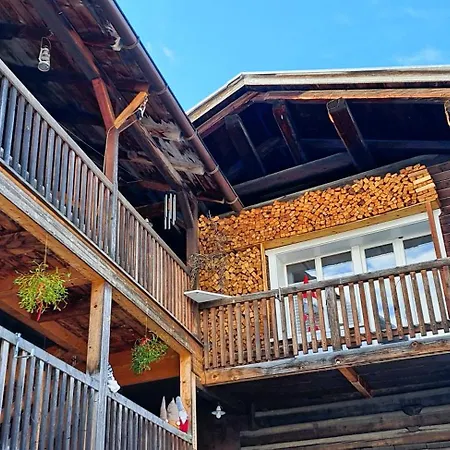 Gadaenaescht Bed and Breakfast 3*