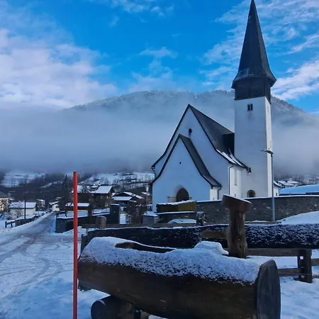 Gadaenaescht Bed and Breakfast Jenaz